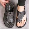 TUINANLE Neue Herren Rutschfeste Ledersandalen Offene Zehen Weiche Sommer Strand Pantoffeln für Herren Outdoor Lässige Bequeme Sandalen