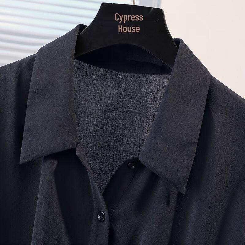 Damenhemd mit verdrehtem Kragen für Pendler