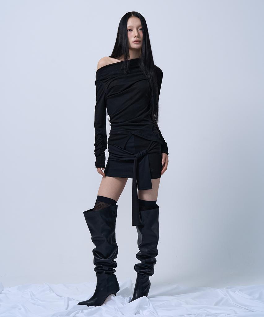 ZIZEMUSEUM Off Shoulder Shirring Cut-Out Top (Black)