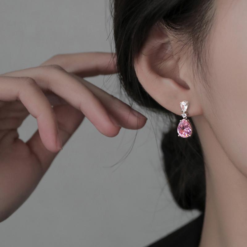 Zircon Teardrop Earrings: Women's Elegant Moissanite Pear-Shaped Studs