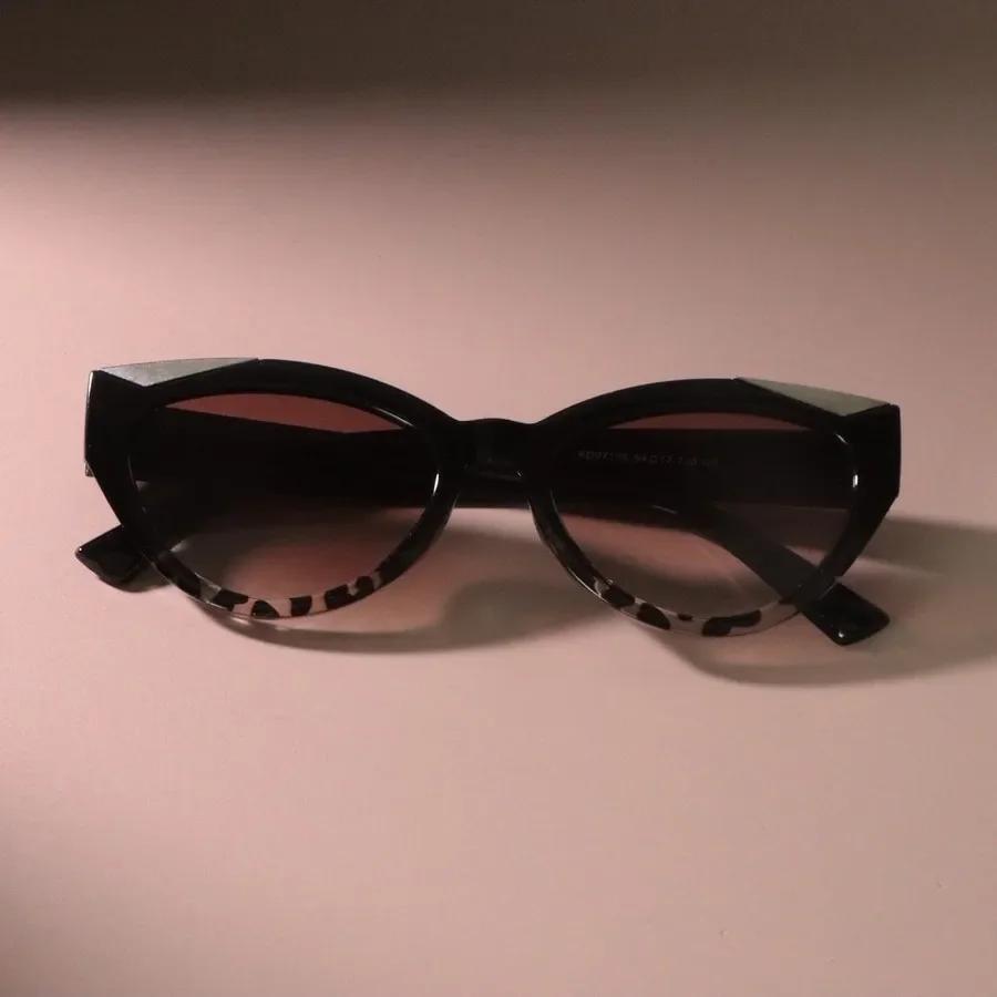 Stylish Square Sunglasses Women Men Classic Retro Fashion Glasses Casual Oculos Female Male UV Protection