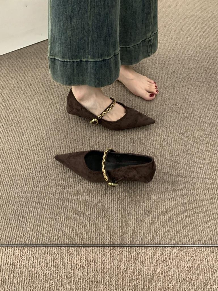 Retro niche chain word with shallow mouth pointed head suede Mary Jane shoes commuter low heel evening wind single shoes