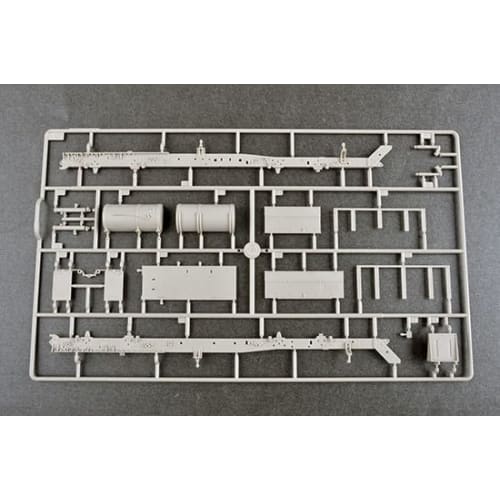 Trumpeter 1/35 scale US Army HEMTT M984A2 Heavy Tow Truck Plastic Model 01083