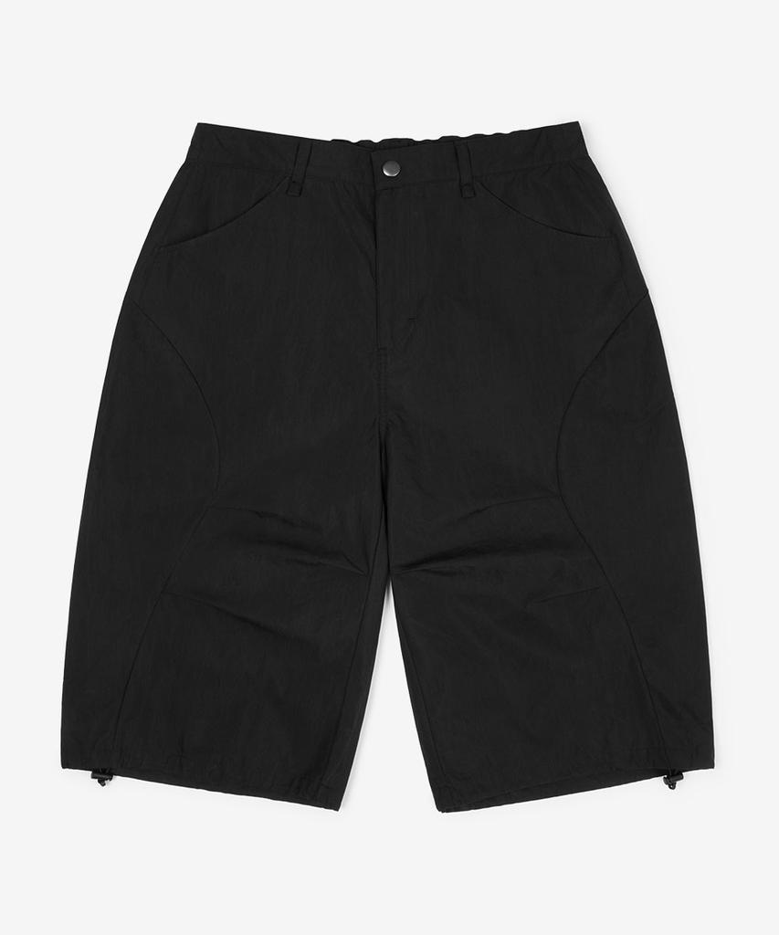 NOT ONLY FOR TODAY Curved Line Bermuda Shorts [Black]