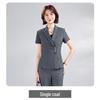 Ensemble jupe et veste à manches courtes gris - Uniforme professionnel pour réception d'hôtel, bureau, bijouterie