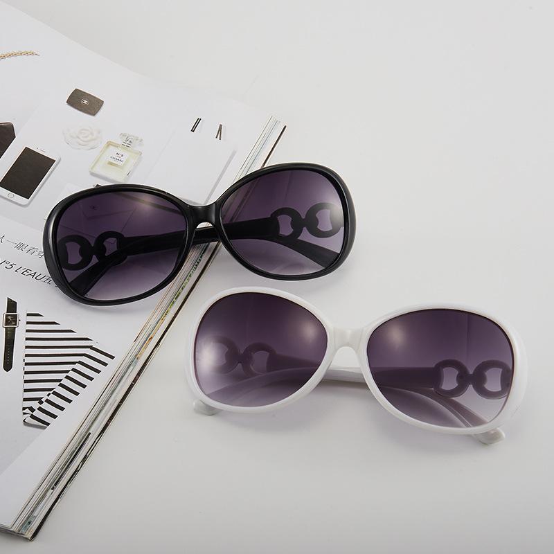 Occhiali da sole da esterno di nuova moda Occhiali da sole alla moda da donna Occhiali da rospo Occhiali da sole alla moda accessorio di moda non polarizzato