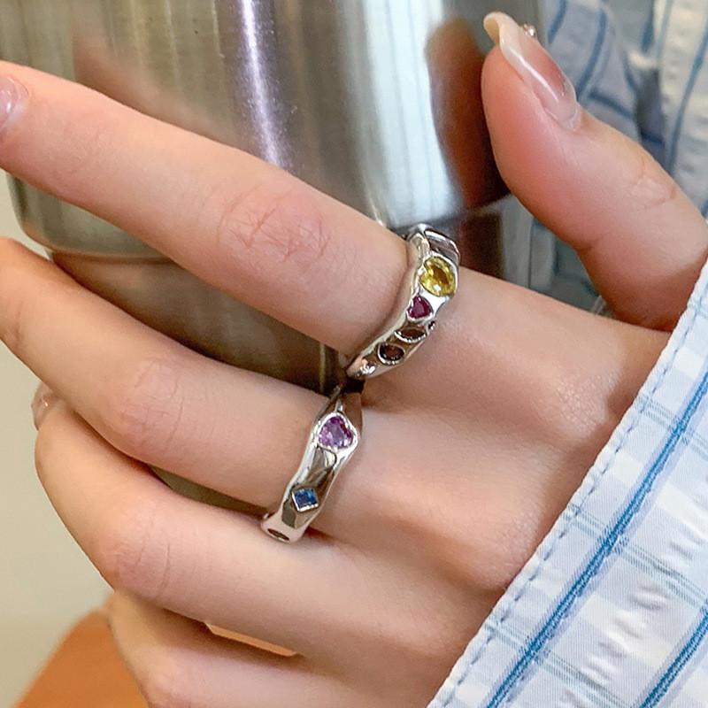 Bunter herzförmiger Zirkonia Metallring für Damen Verstellbares stilvolles modisches Accessoire