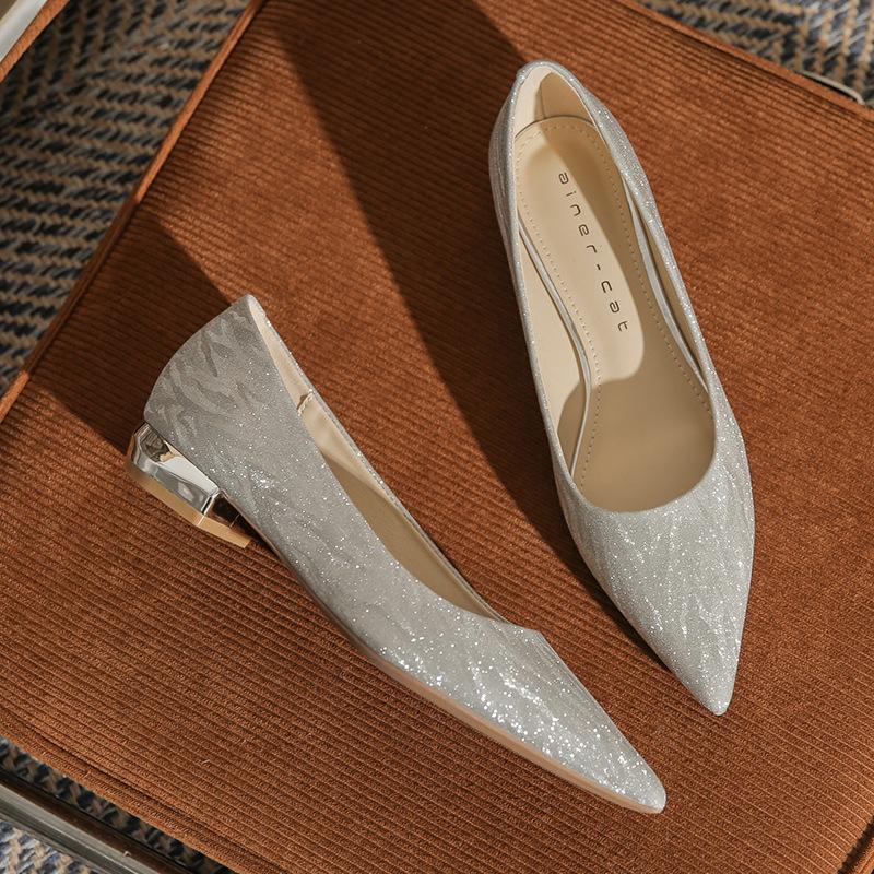 

2210 flat thick heel shoes women s 2025 new bridal crystal wedding shoes pointed bridesmaid shoes shallow mouth not tired feet single shoes 40