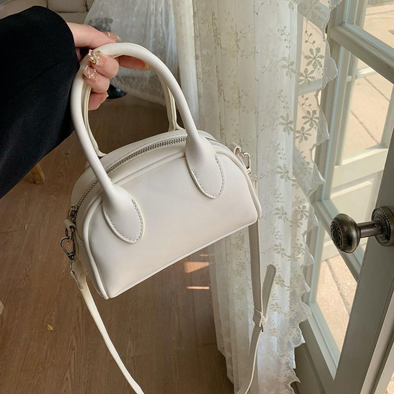 A Niche Design Boston Bag A Simple and Versatile Handbag A Crossbody Small Square Bag