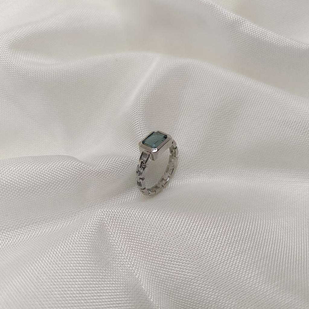 Серебряное кольцо с топазом Лондон Блю 1.475ct, вес изделия 3,51 гр (2174158)