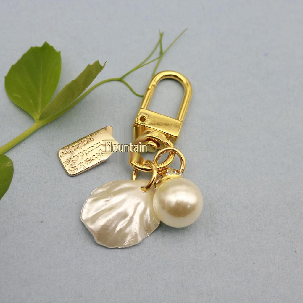 Metal Shell Keychain – Cute Bag Charms & Creative Small Gift Ideas