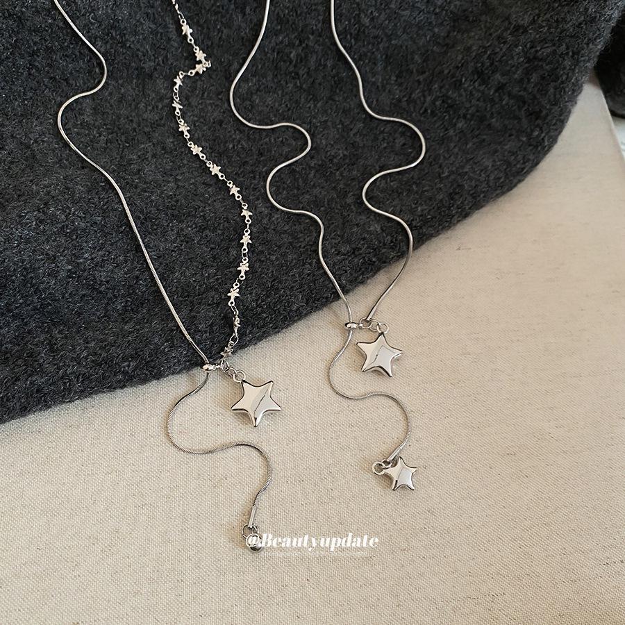 Minimalist Star Pendant Clavicle Necklace - Versatile, High-End Fashion for Women.