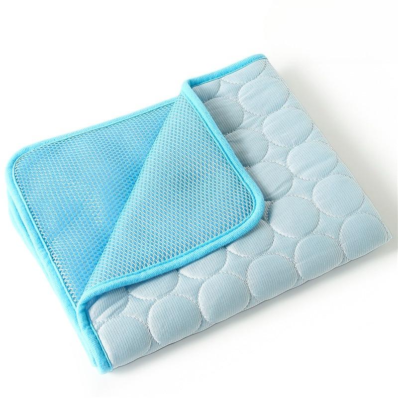 Summer Ice Mat Pet Soft and Breathable Pet Ice Mat Summer Cool Dog Mat Cat Dog Mat Breathable and Non Slip Mattress Pet Supplies XS 40X30cm