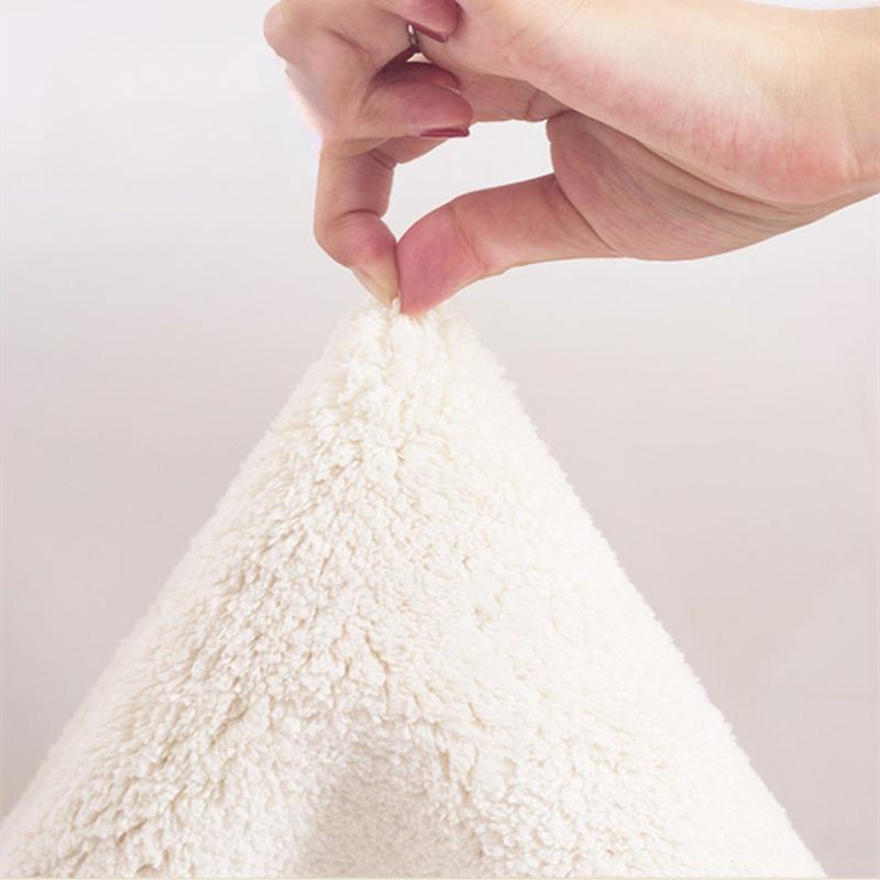 Simplicity Flower Bathroom Mat Non Slip Bath Rug Extra Absorbent and Soft Microfiber Bath Carpet Machine Washable Bath Rug
