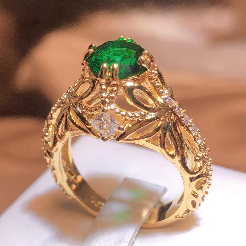 New Vintage Emerald Zirconia Hollow Ring Female Party Birthday Fashion Jewelry Gift