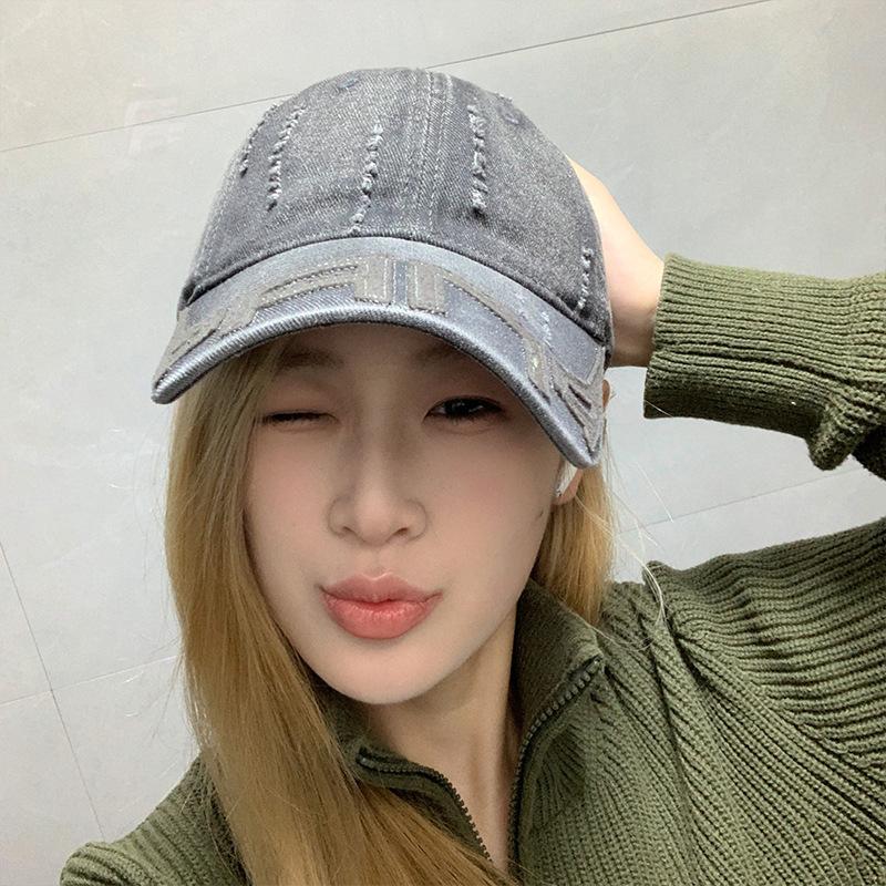 Retro and old washed baseball cap men's soft top ripped letter cap showing face small sunshade cowboy hat