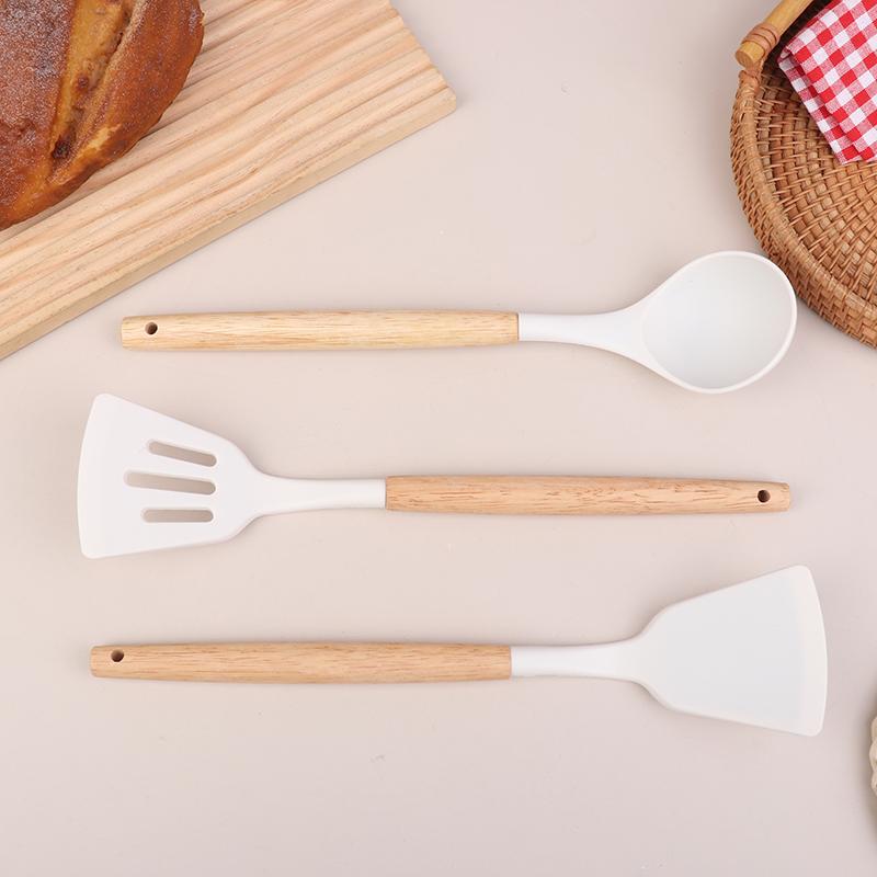 New Wooden Handle Silica Gel Spatula High Temperature Pot Spatula Frying Spatula Soup Ladle Home Cooking Spoon Frying Spatula