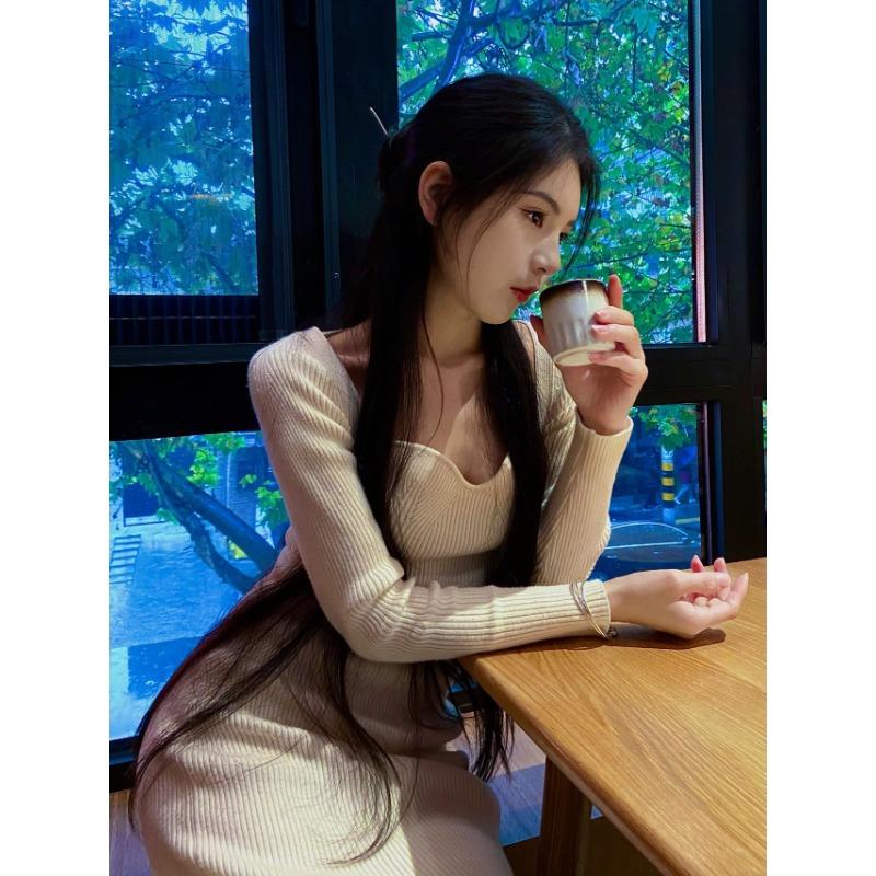 V-neck Medium and Long Knitted Dress for Women's Autumn and Winter Models, Thin Bottom, Sweater Skirt Inside, Hip Skirt