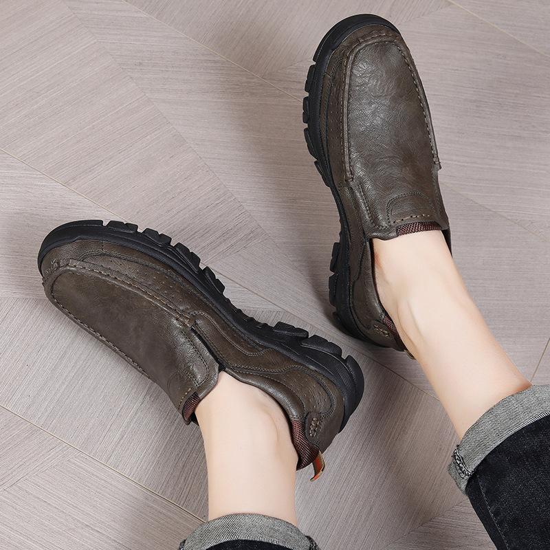 

2025 men s shoes summer high-end men s casual leather shoes one-pedal loafers non-slip soft-soled dad shoes 48