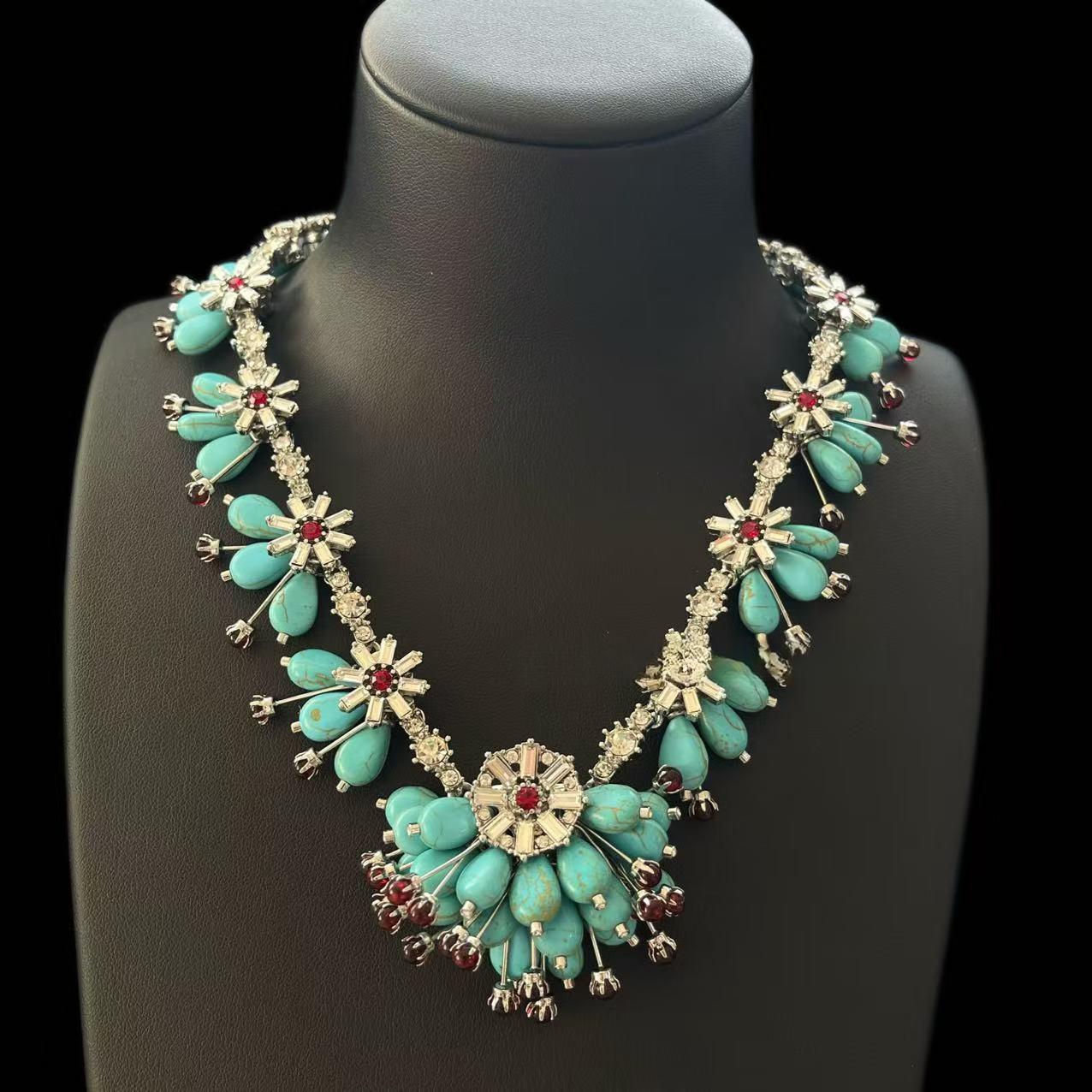 Vintage Inlaid Green Turquoise Necklace Bohemian Ethnic Flower Suspender Necklace Luxurious Party Women S Wedding Jewelry Gift WHITE
