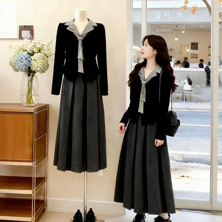 Stylish Korean Plus Size Autumn Set: Faux Two-Piece Top & Pleated Skirt - Age-Defying Fashion for Women