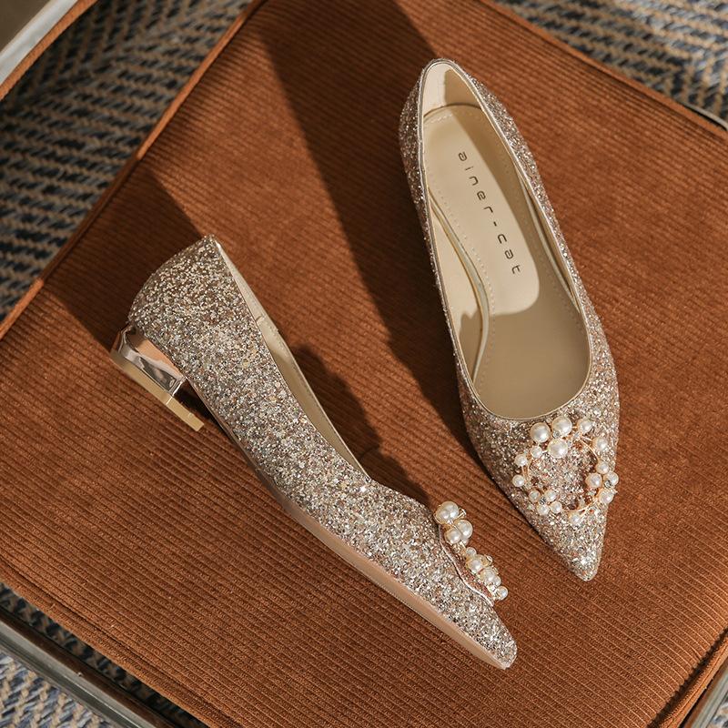 

213-5 pointed flat thick heel women s shoes 2025 new crystal bridal wedding shoes shallow bridesmaid shoes low heel single shoes 35