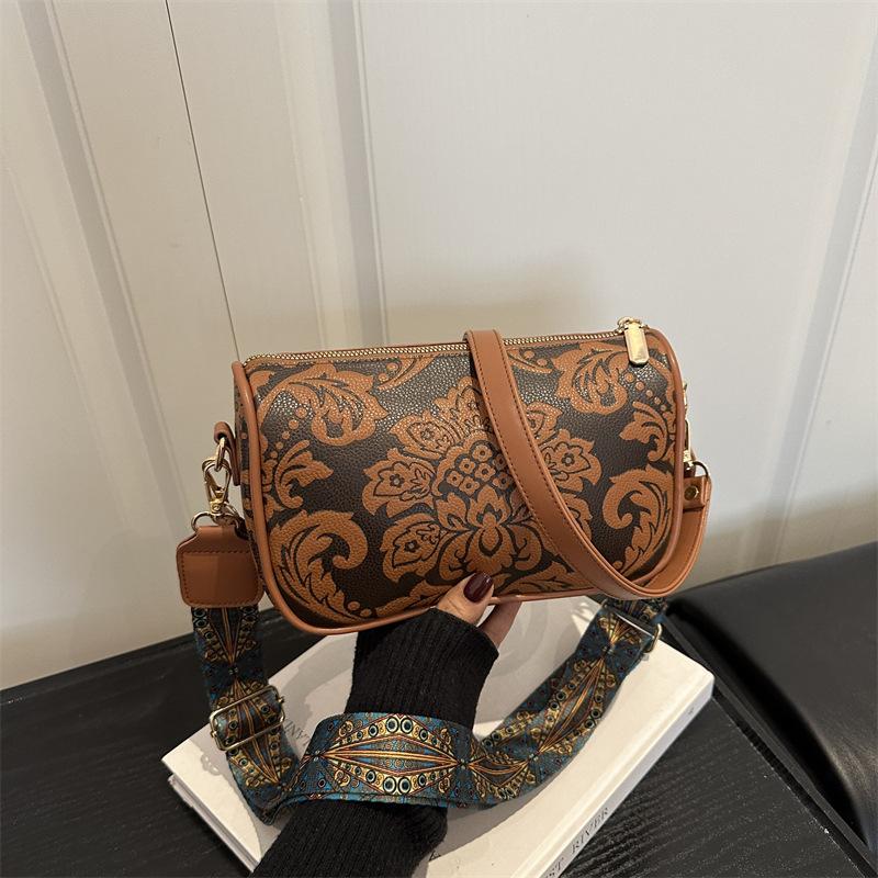 Chinese Style Women's Shoulder Messenger Bag, High-end Texture Temperament, Arm Bag, Retro Women's Pillow Bag.