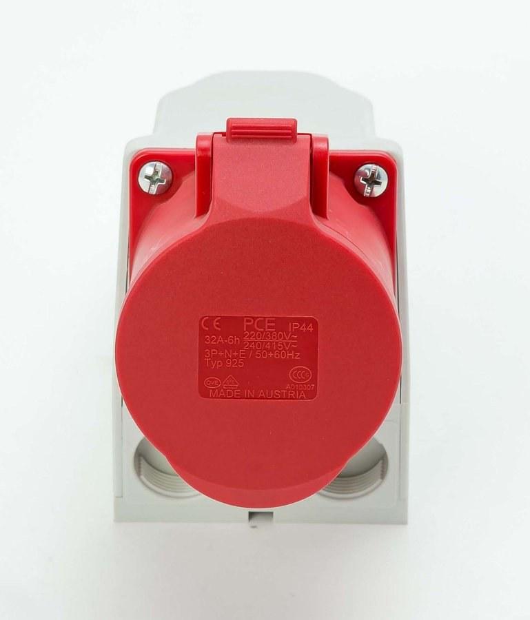 Fixed pass-through socket 32A 3P+Z+N 400V IP44