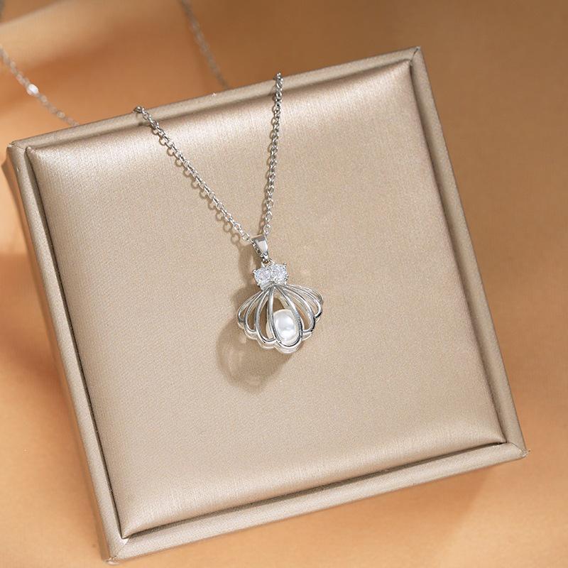 Light Luxury Copper-Inlaid Diamond Necklace for Women – Exquisite INS-Style Clavicle Chain