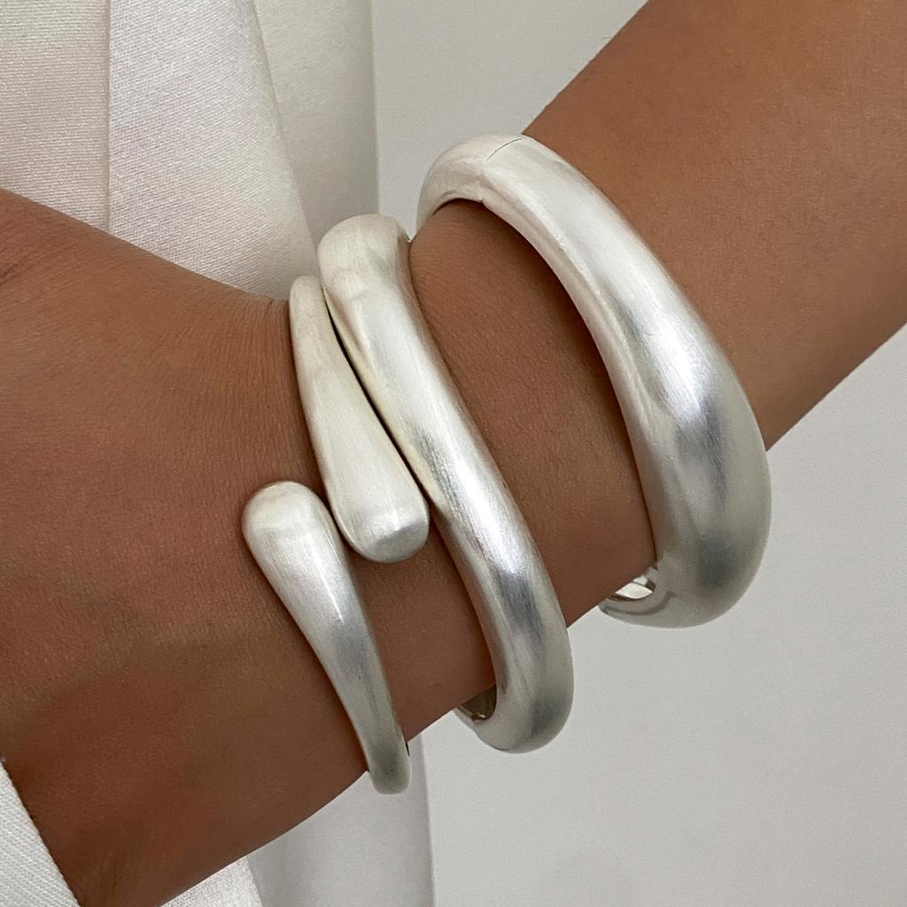 Ingemark Creative Hip Hop Matte Heavy Metal Chunky Spring Bangles for Women New Trend Gold Color Arm Bracelets Grunge Jewelry