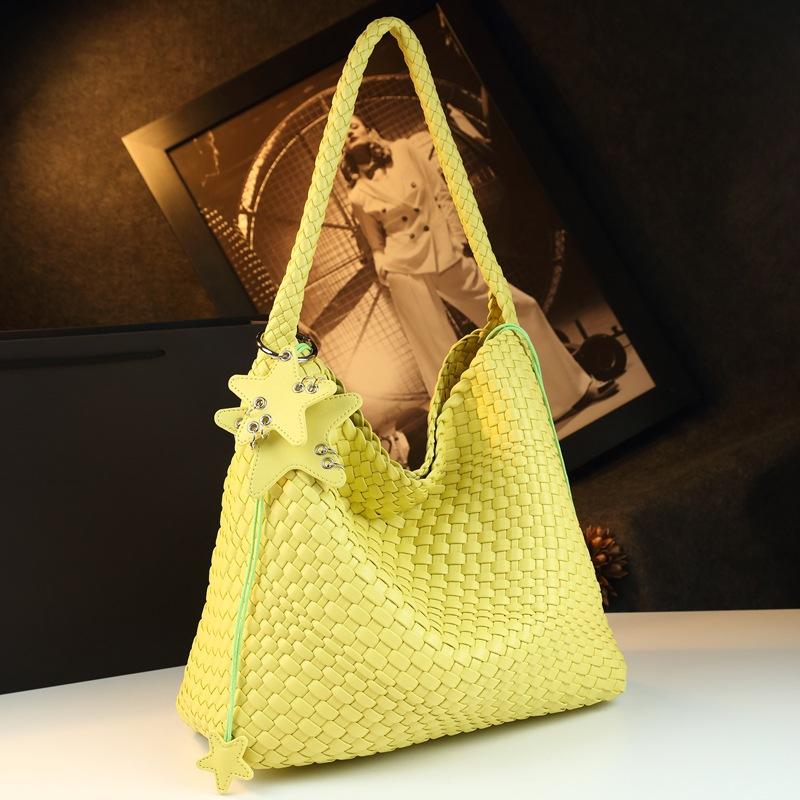 Woven big bag new fashion leather women's bag fashion trend large capacity shoulder bag grid bucket bag