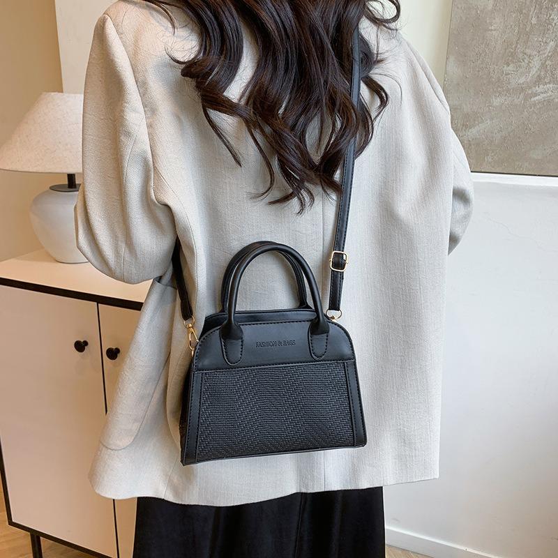 Niche Retro Design Women's Bag Spring New High-end Versatile Handbag Shoulder Messenger Bag