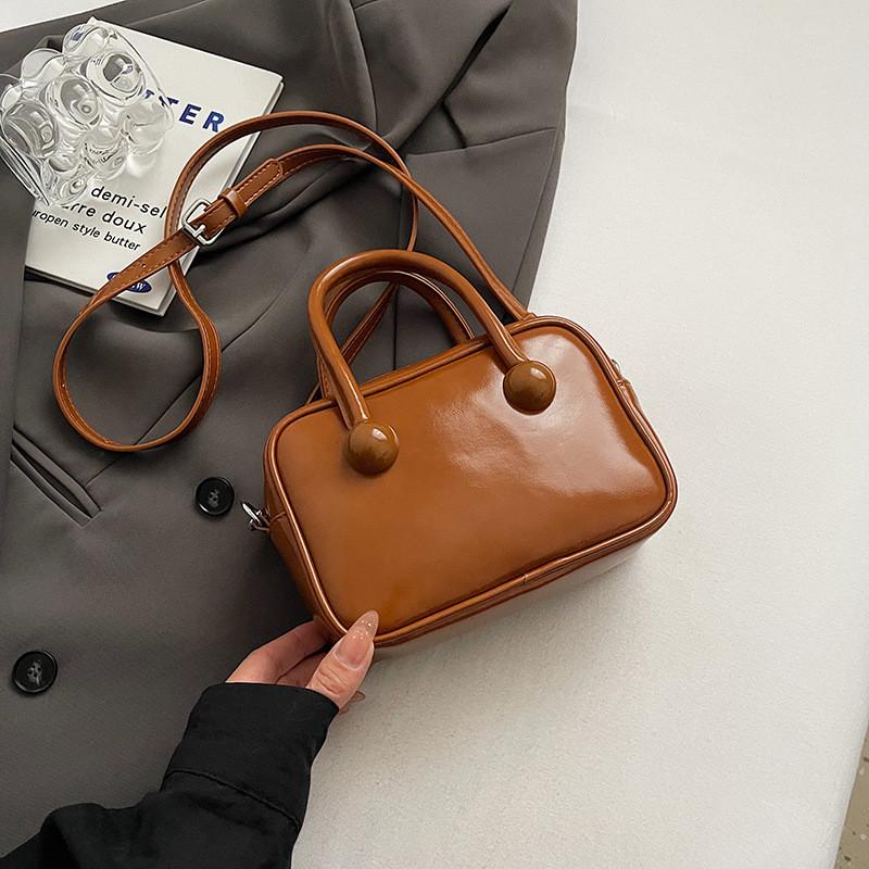 Ielgy Messenger Small Square Bag Niche Design High-End Retro Shoulder Handbag