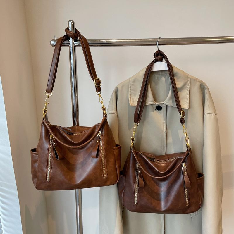 Retro large-capacity tote bag women's new autumn and winter fashion shoulder messenger bag casual underarm bag