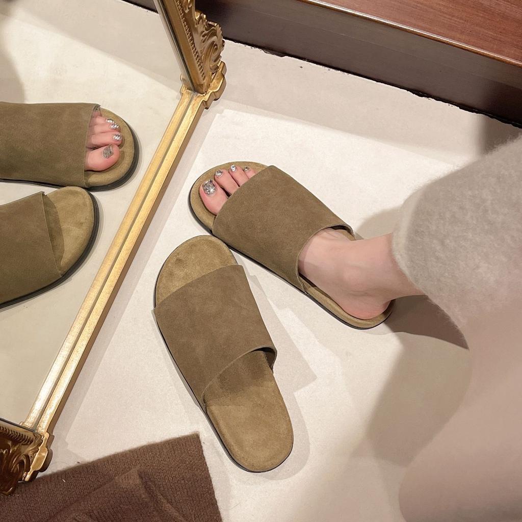 Korean version of comfortable flat-bottomed versatile cool slippers for women in the summer of 2025, new fairy wind one-word cool slippers for wome