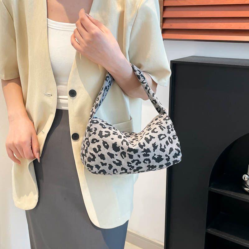 New Leopard Print Knitted Relaxed Style Handbag Trendy Versatile Stylish Commuter Handbag Sweet Shoulder Bag Stylish Storage Bag