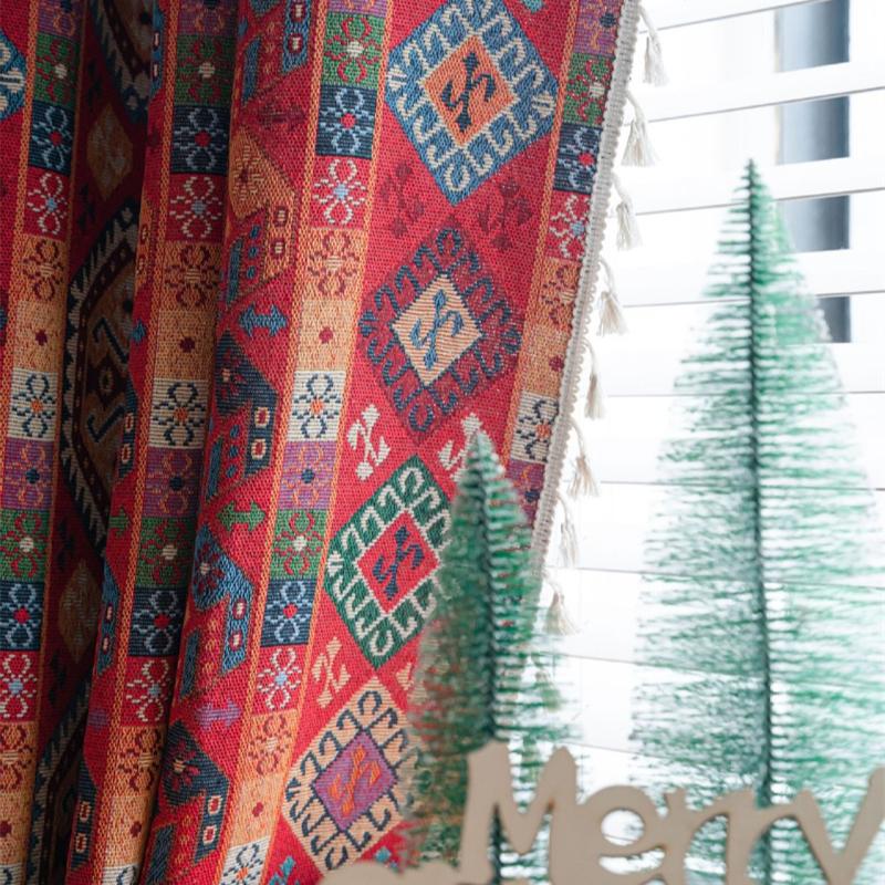 Tende Festive Haute Maison - Edizione Limitata Jacquard Cremisi con Orlo Ponderato per Cucine Stellate Michelin e Finestre a Baia a Cubo di Vetro