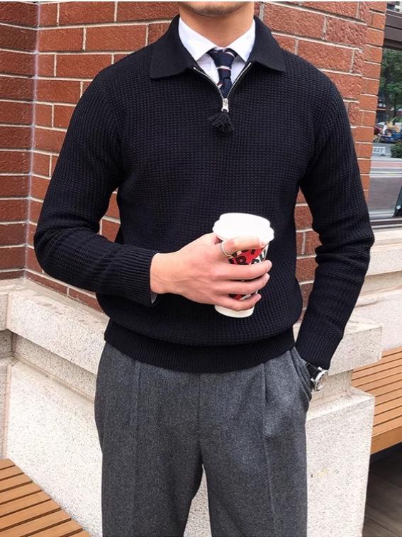 Men's British Style Slim Fit Half-Zip Pullover Sweater - High Neck, Lightly Mature, Gentlemanly Simple Knitwear for Spring and Autumn.