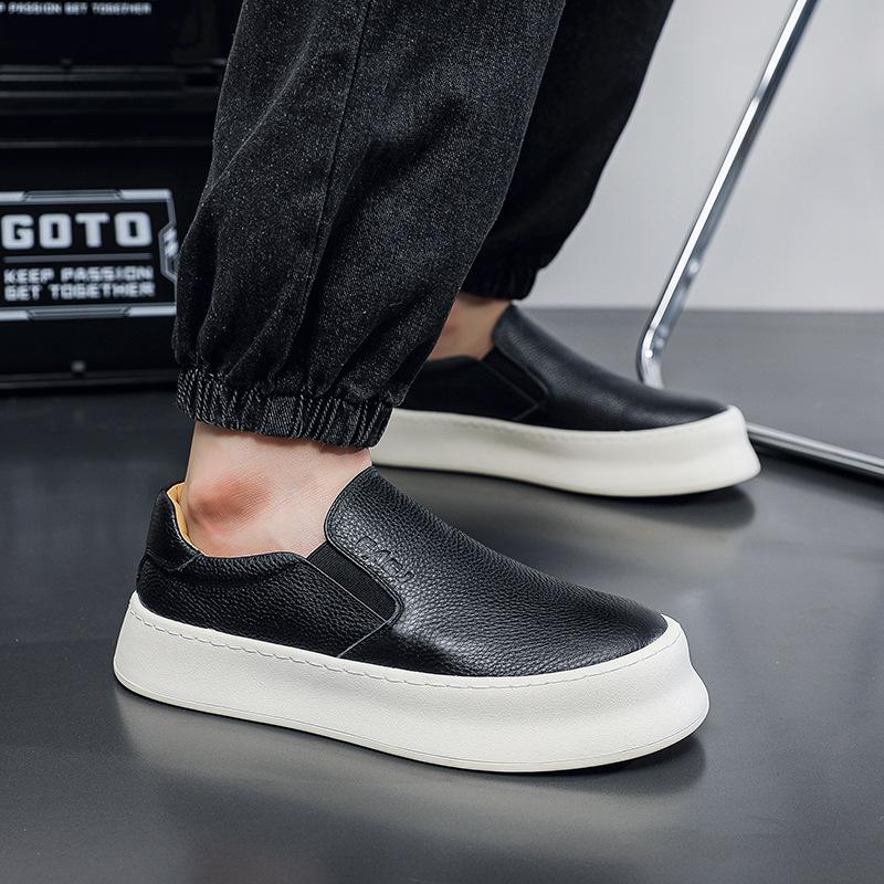 Kožené mokasíny pánské boty léto 2025 nové jednopadálové lehké platformové pracovní boty ležérní trend ploché