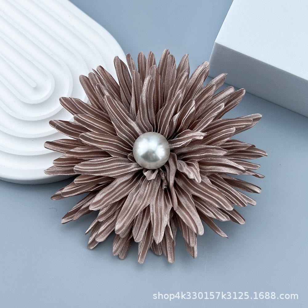 Damen 3D Blumen Brosche Anstecknadel, Wurzel-Farbe Elegantes Accessoire für Kleid, Mantel und Tasche
