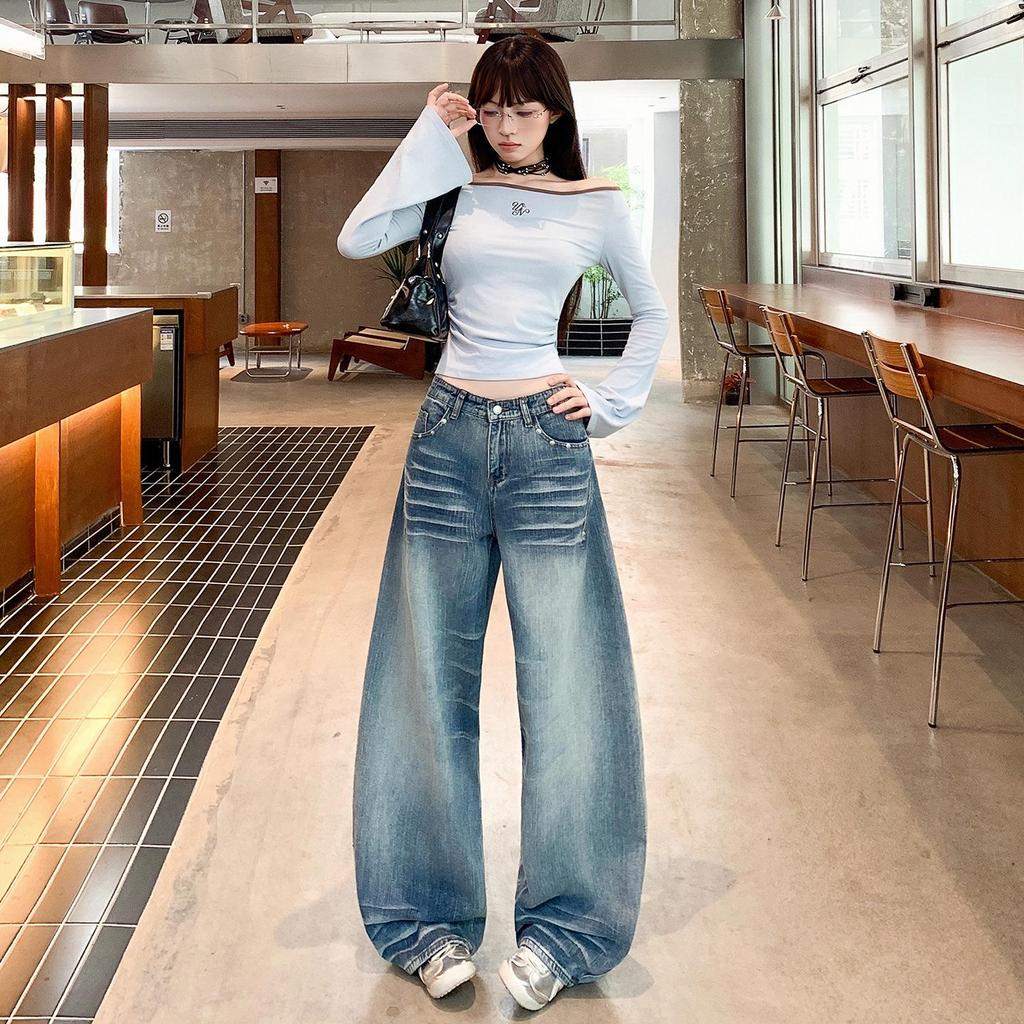 Women's 2025 Autumn Trend: Loose Wide-Leg Scimitar Jeans with a Wrinkled Design