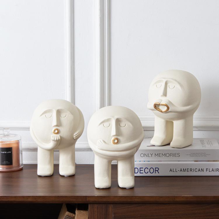 Resin Handicrafts Realistic Figure Sculpture Cartoon Round Man Caring Person Decorative Figurines Home Decoration Accessories