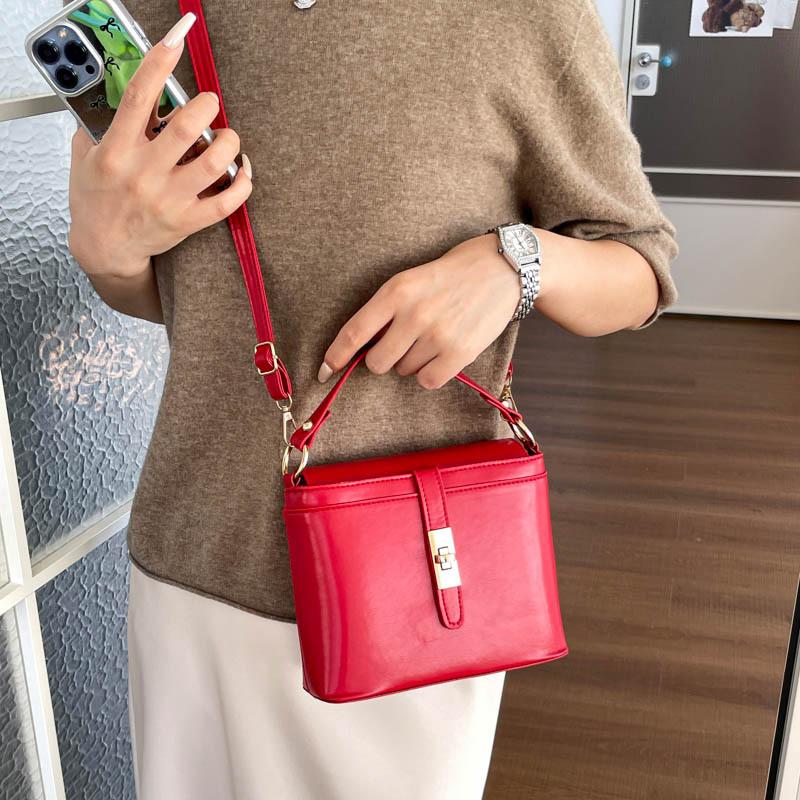 Versatile and Fashionable, Small-scale Design, Simple Single-shoulder Bag, Crossbody and Handbag