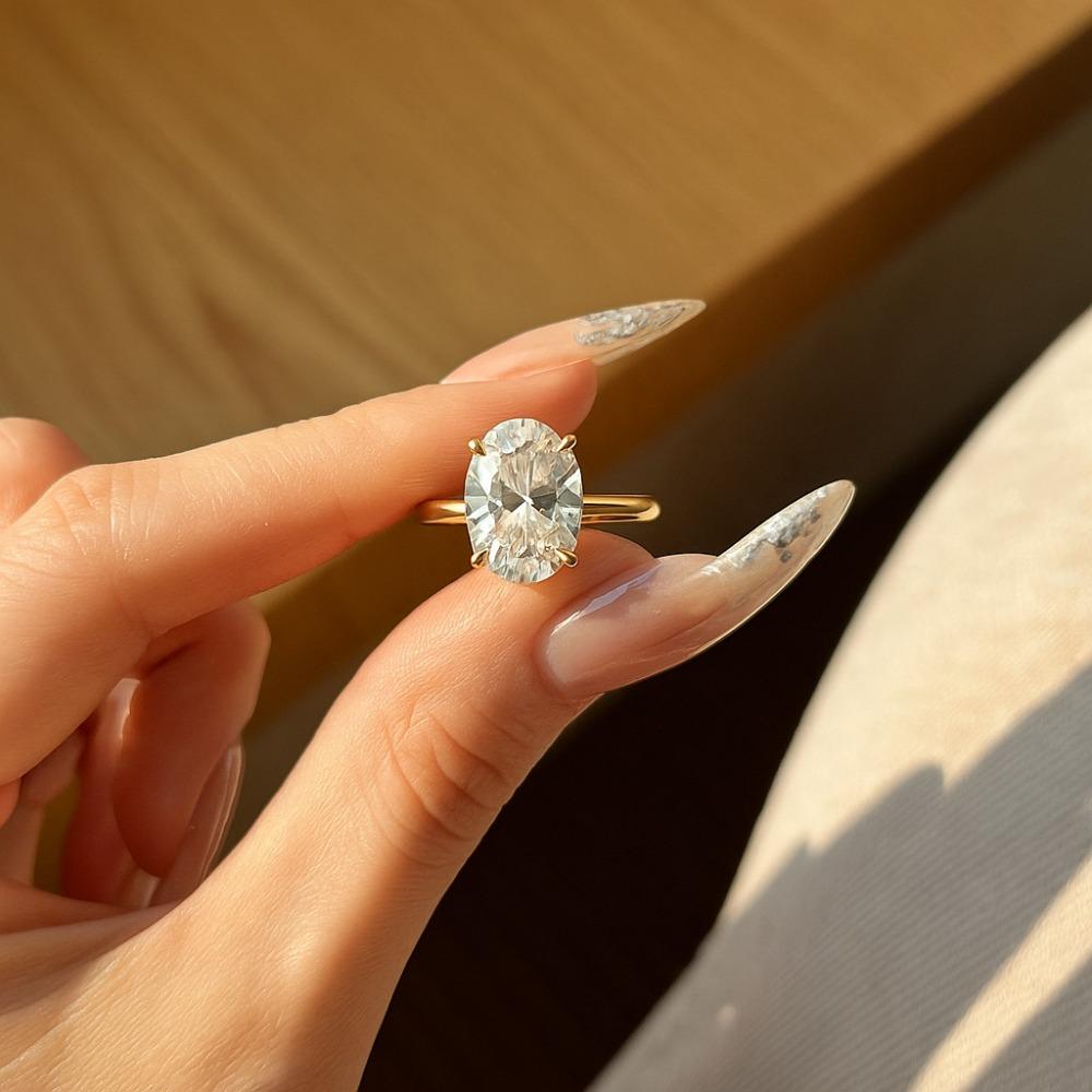 New Personalized Fashion Oval Diamond Ring, Classic Four-claw Wedding Ring, Female