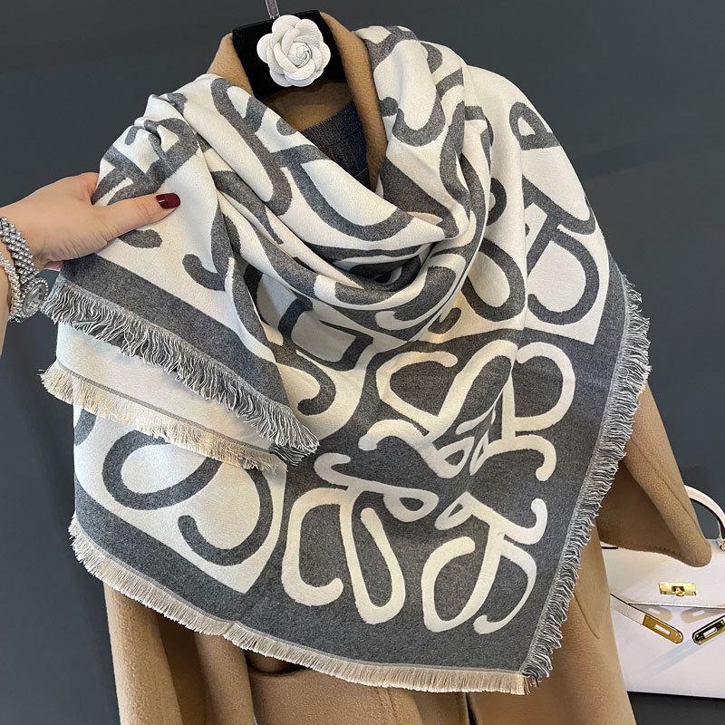 Autumn and winter jacquard square scarf women's light luxury high sense thickened shawl fashion versatile imitation cashmere scarf