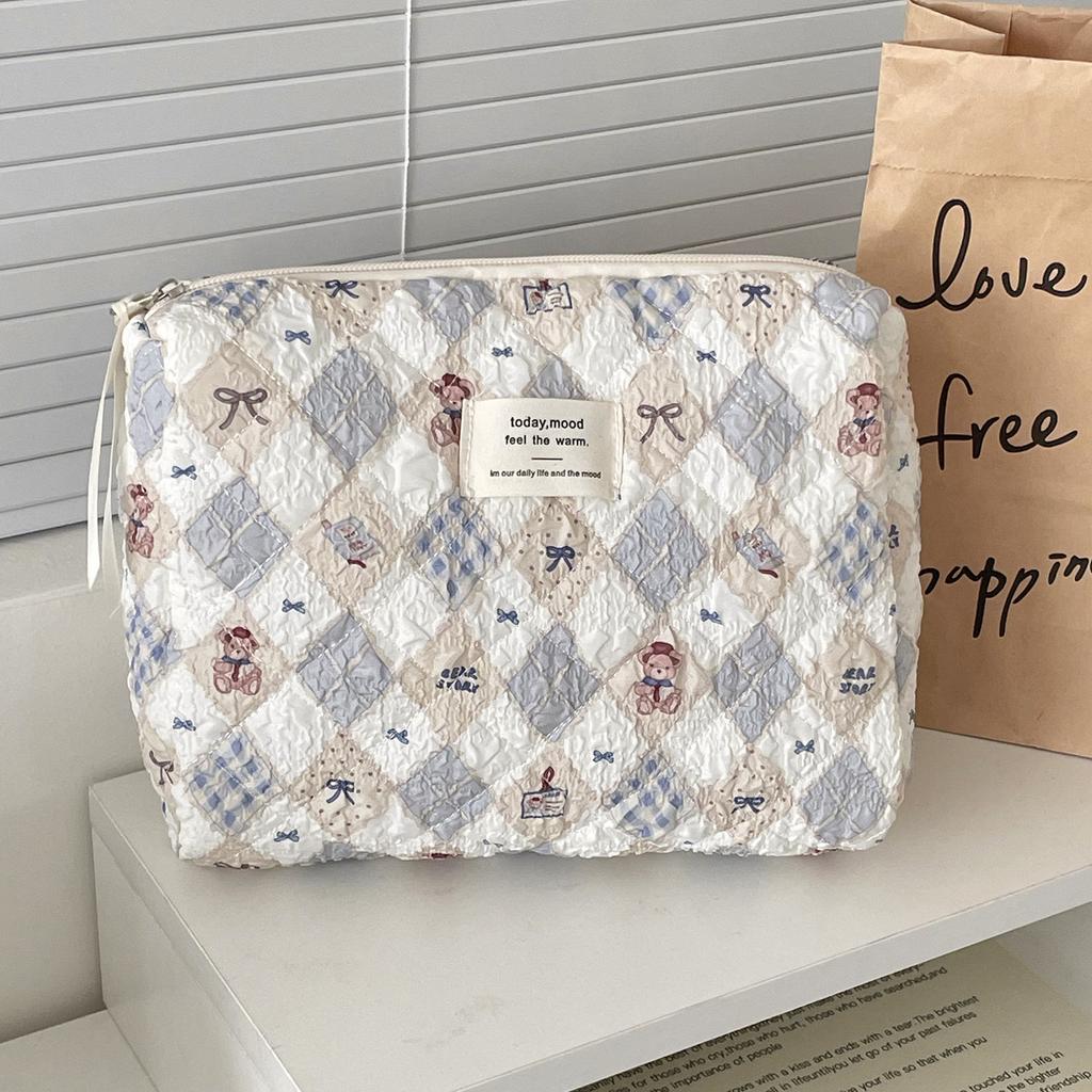 Cartoon Bear Women's Cosmetic Bags Travel Portable Female Makeup Case Clutch Purse Large Capacity Quilted Toiletries Storage Bag