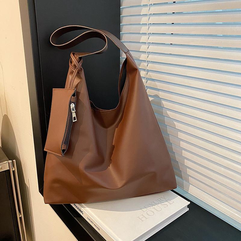 Stylish Vintage Large Capacity Tote Bag For Women With Chic Design And Versatile Use