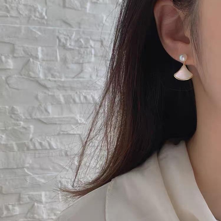 Dress Seiko Natural Freshwater Pearl Stud Earrings Mother Shell Skirt Earrings Earrings Premium Texture Silver Needle Earrings