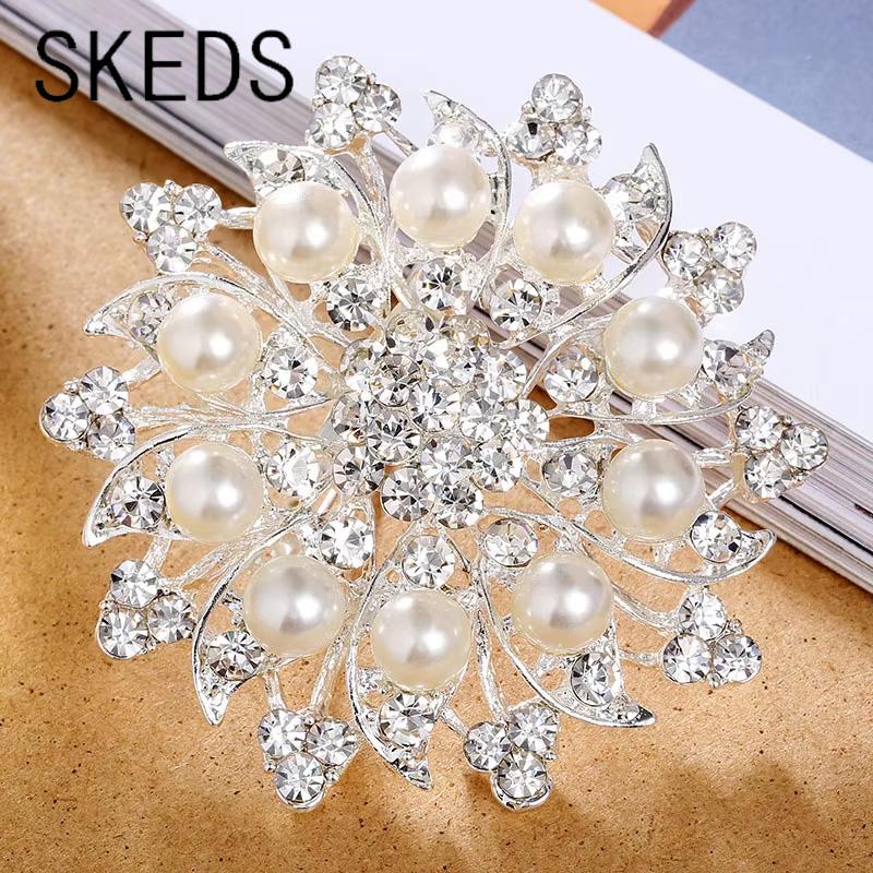 SKEDS Women Girls Elegnat High-end Flower Pearl Crystal Brooch Pin Fashion Exquisite Party Banquet Badges Corsages For Lady