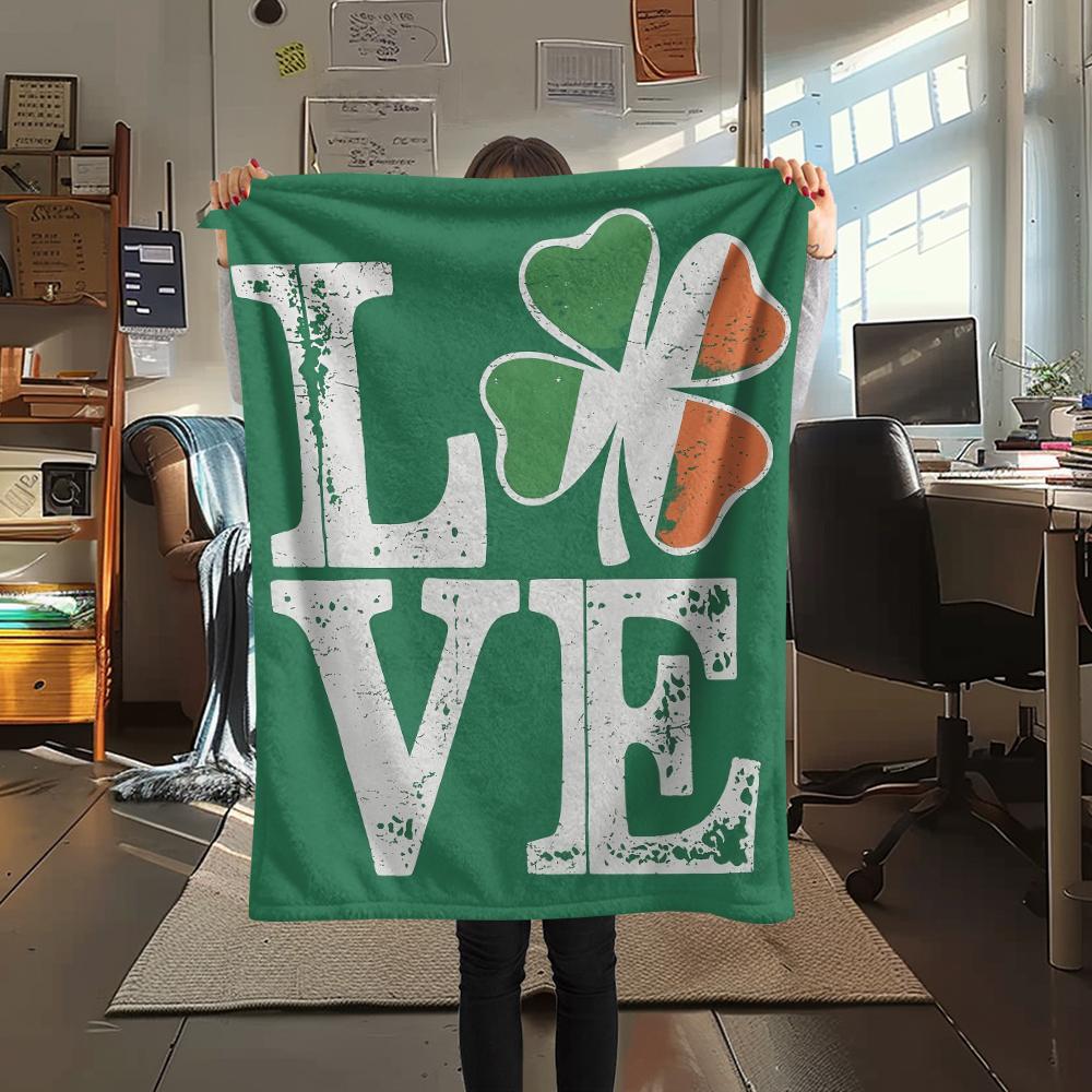 St.Patrick's Day Green clover Print Flannel Blanket,High quality Comfortable for All Seasons,Home Decor,Warmth and Comfort,Perfect for Christmas Gifts